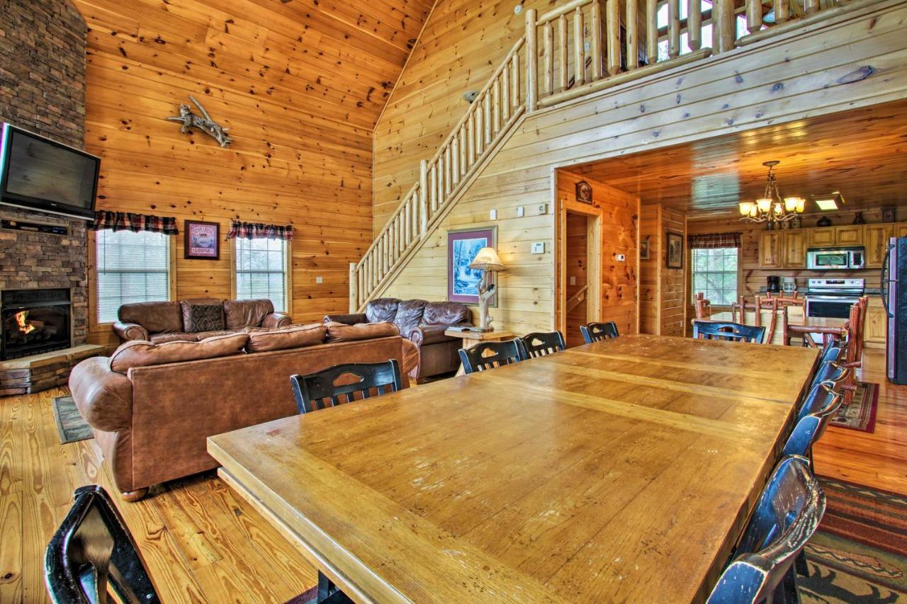 Expansive Gatlinburg Cabin Hot Tub, Deck And Grill! Dış mekan fotoğraf