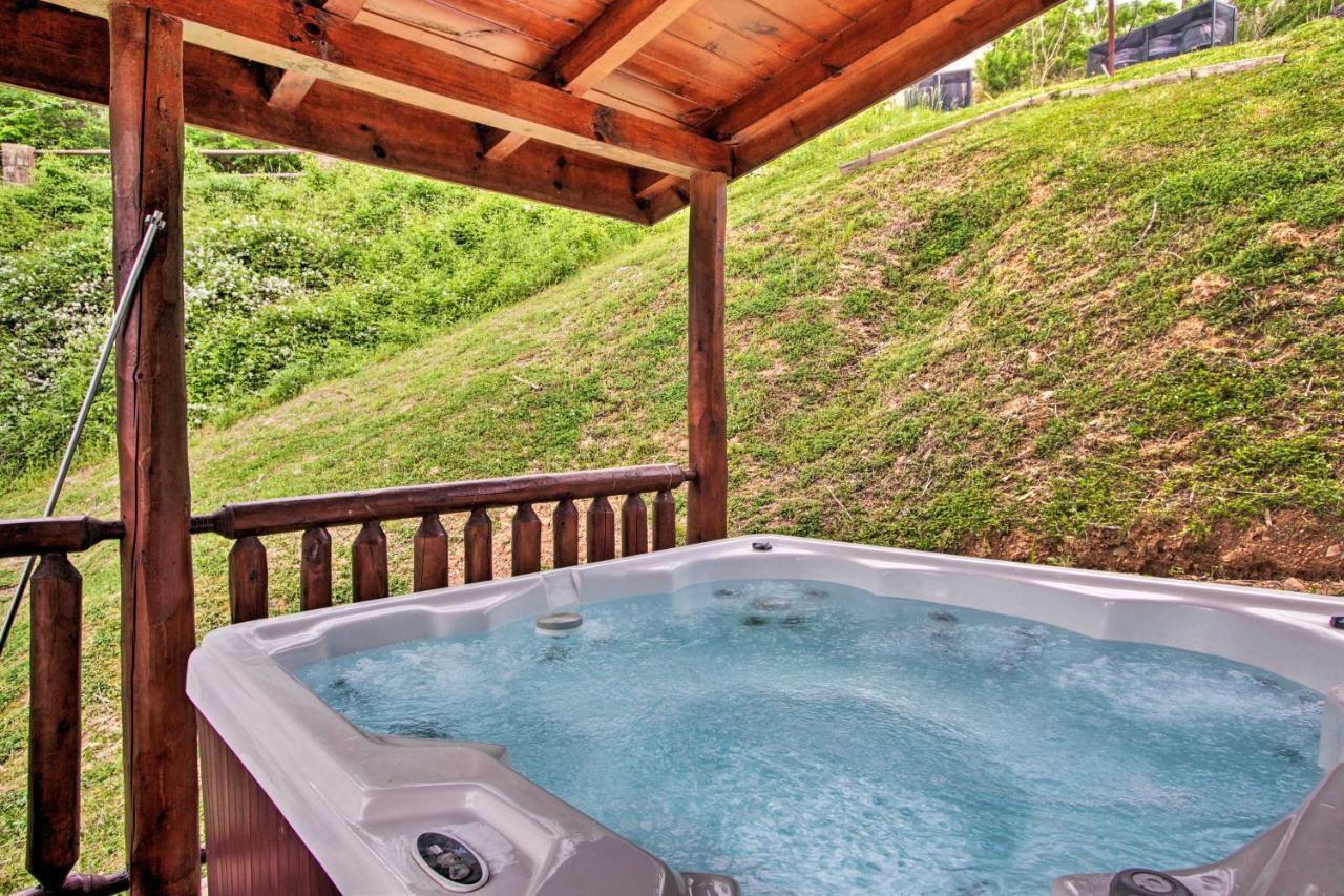 Expansive Gatlinburg Cabin Hot Tub, Deck And Grill! Dış mekan fotoğraf