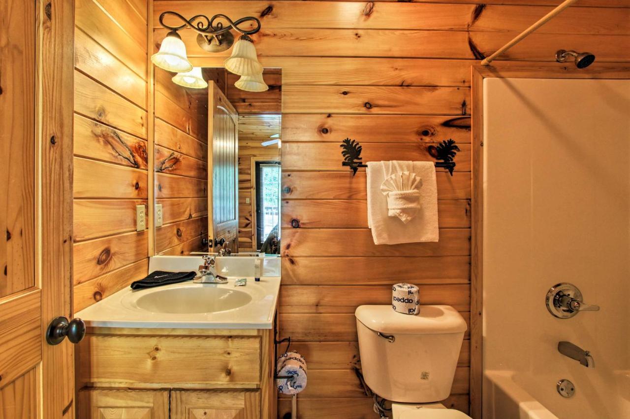 Expansive Gatlinburg Cabin Hot Tub, Deck And Grill! Dış mekan fotoğraf